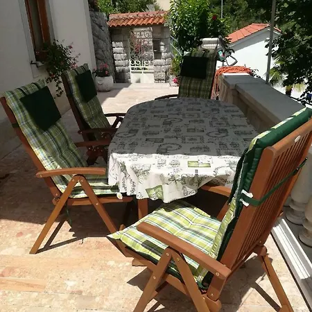 Sanja Apartment *